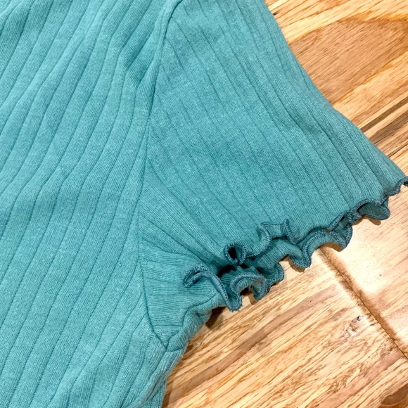 *Bundle Sale* American Eagle scalloped top - Picture 4 of 6